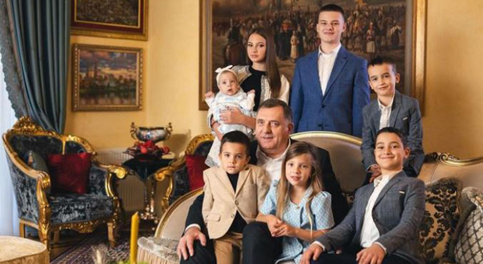 Dodik i unuci 1.jpg